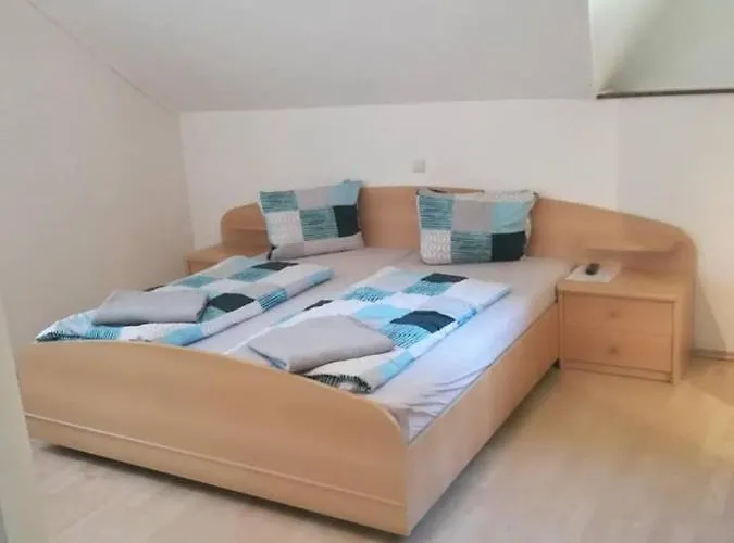 Ein Schoener Panorama Blick Apartman *